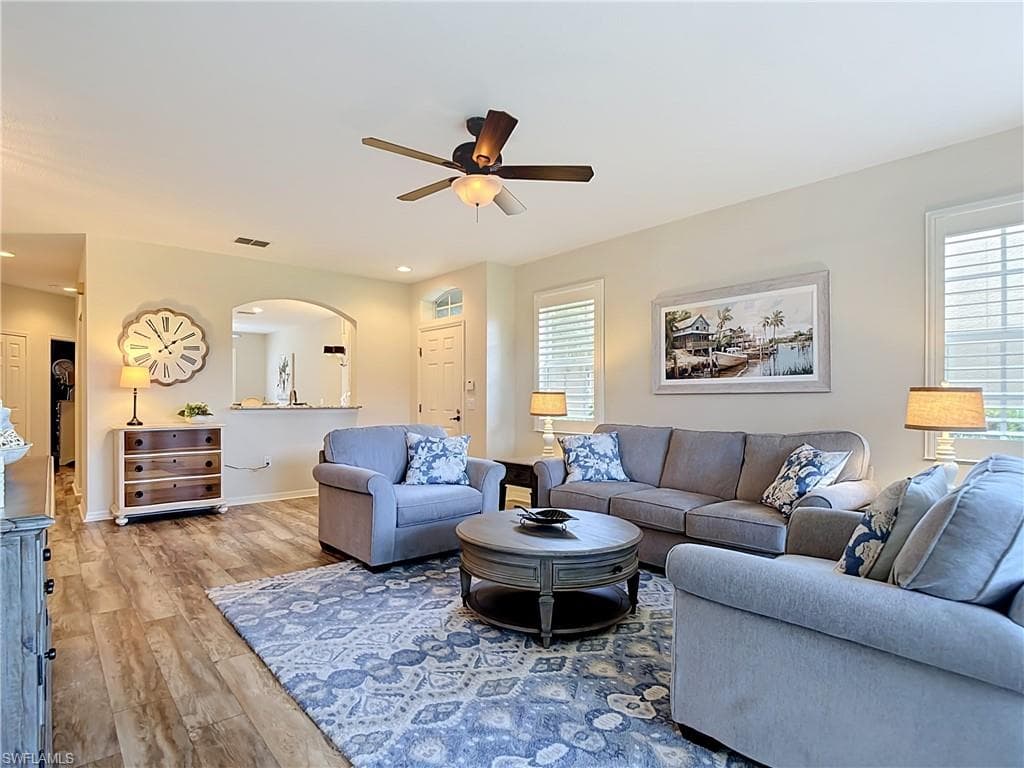 20071 Seagrove ST 1001 photo 10 of 48