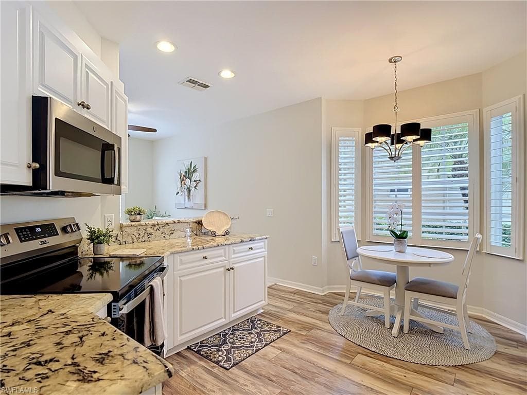 20071 Seagrove ST 1001 photo 15 of 48