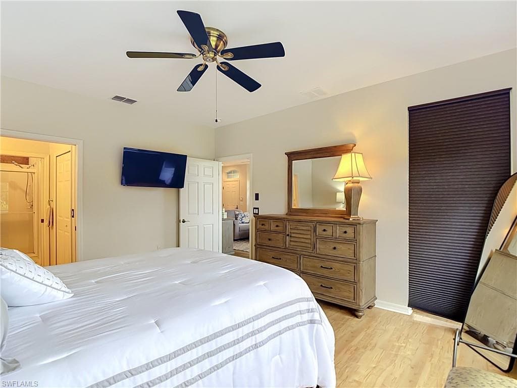 20071 Seagrove ST 1001 photo 25 of 48