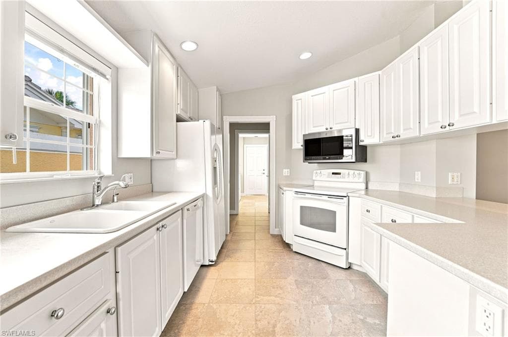 8141 Xenia LN photo 5 of 48