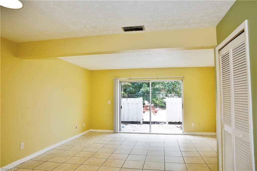 1123 SW 48th TER 102 photo 9 of 28