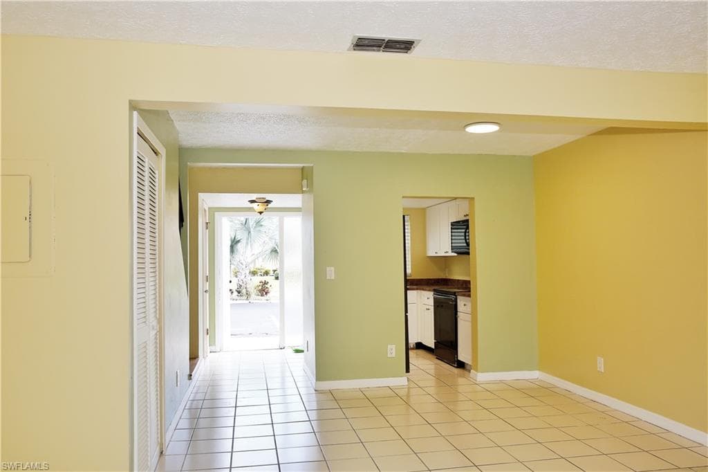 1123 SW 48th TER 102 photo 11 of 28