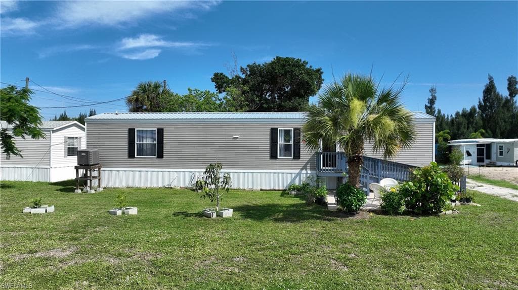 4976 Curlew DR photo 2 of 23