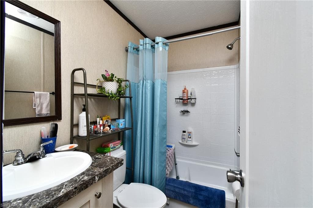 4976 Curlew DR photo 11 of 23
