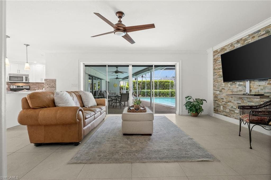421 Palm River BLVD photo 9 of 42