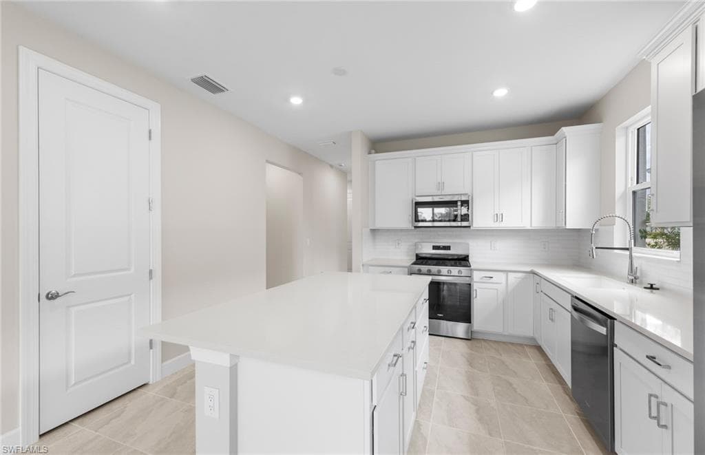 7148 Chapel Creek LN photo 11 of 50