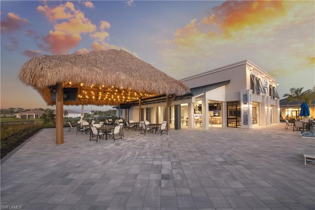 The Oak House Bar & Grille