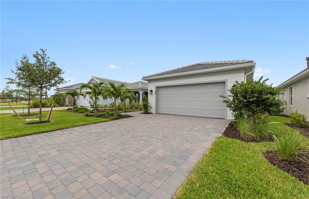 7148 Chapel Creek LN photo 4 of 50