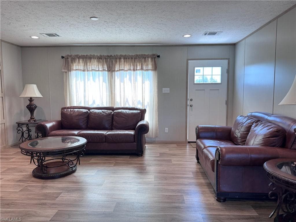 220 N Zambria ST photo 4 of 18