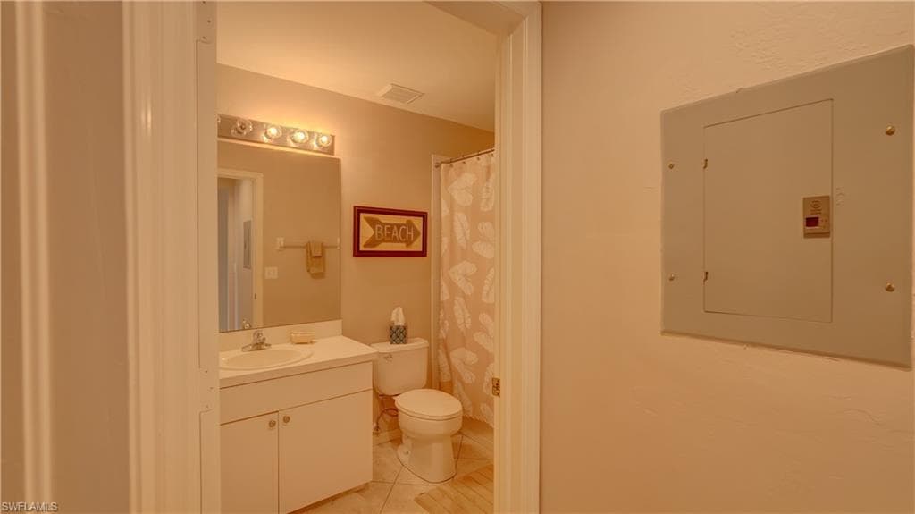 8083 Queen Palm LN 424 photo 4 of 43
