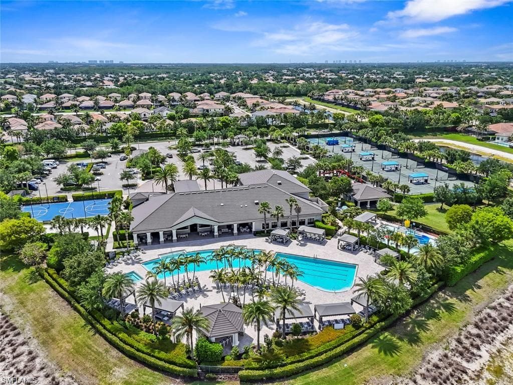 Aerial view of clubhouse and amenities