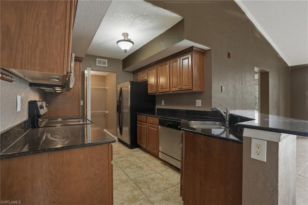 13515 Eagle Ridge DR 525 photo 12 of 47