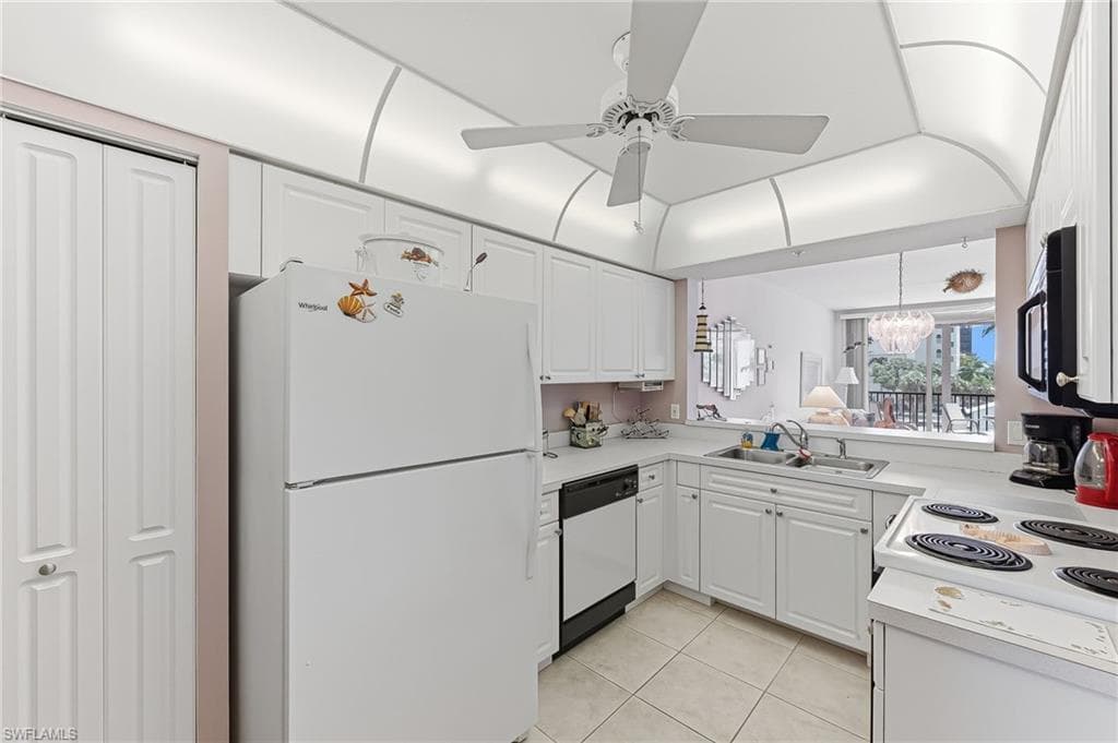 4421 Bay Beach LN 623 photo 3 of 23
