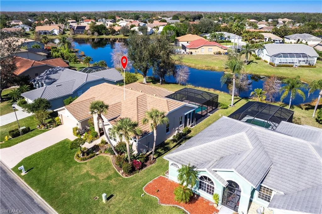 Drone / aerial view - just look at that gorgeous lakefront!