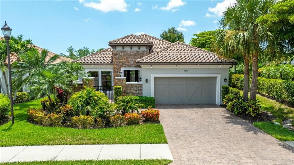 8879 Vaccaro CT photo 2 of 50