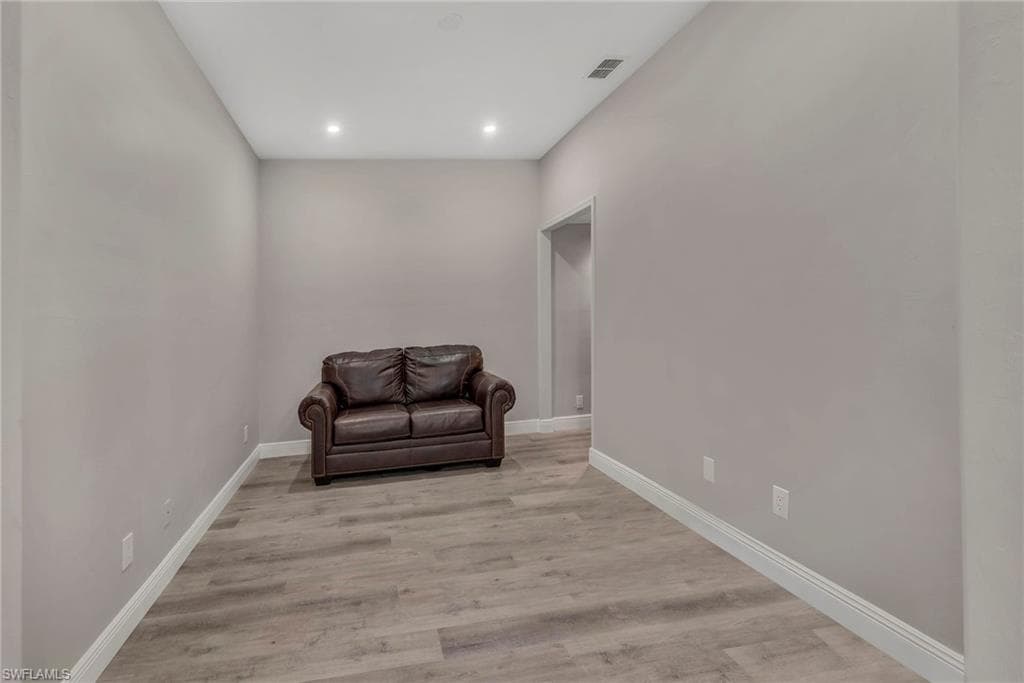 2219 Carnaby CT photo 6 of 18