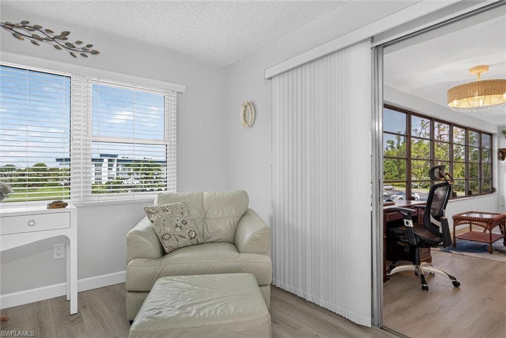 Living Room to Lanai