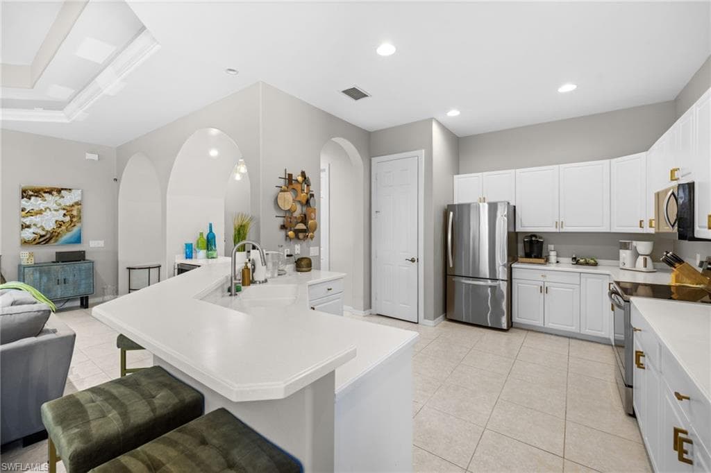 4208 Hampton LN photo 14 of 48