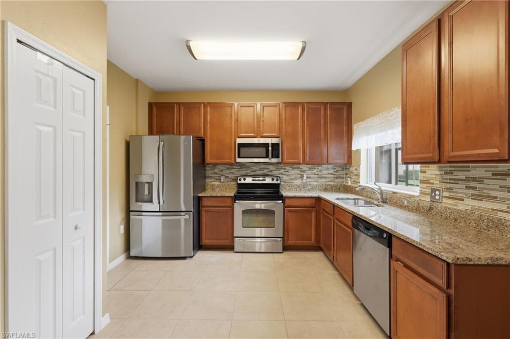 3818 Clearbrook LN photo 10 of 47