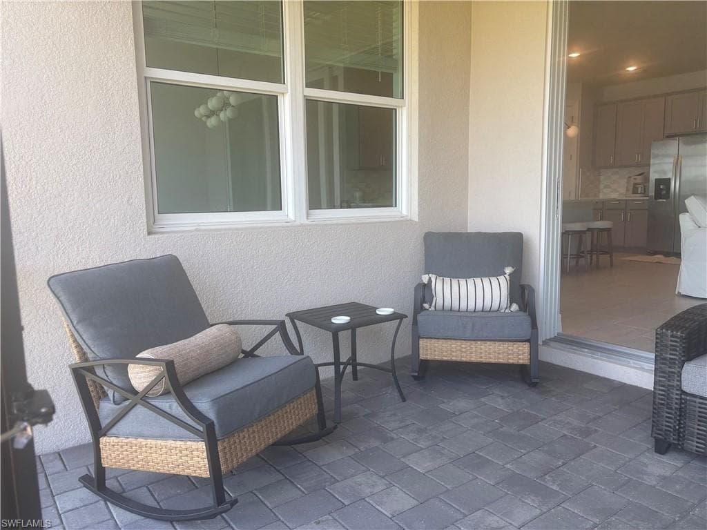 Screened in Lanai with lake views