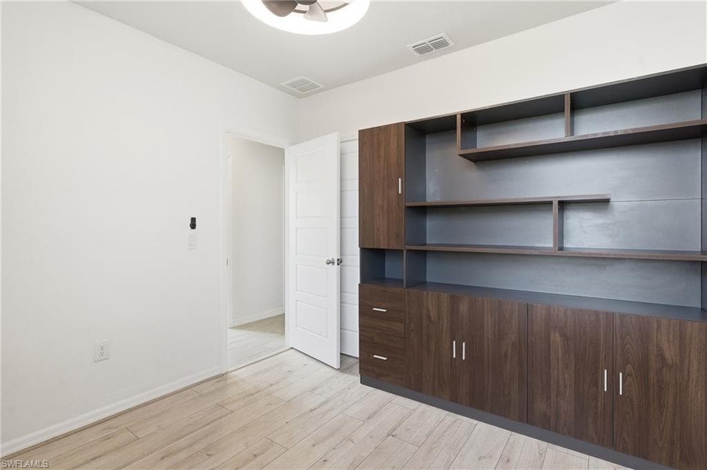 Office/bedroom with awesome workflow