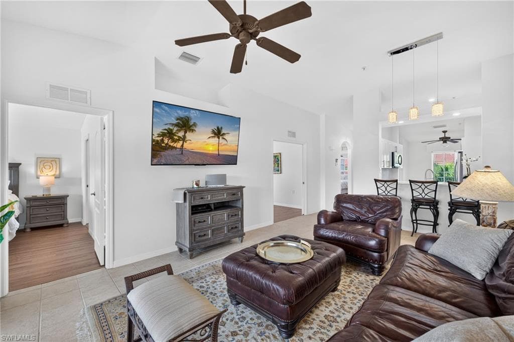 2815 Cypress Trace CIR 204 photo 5 of 44