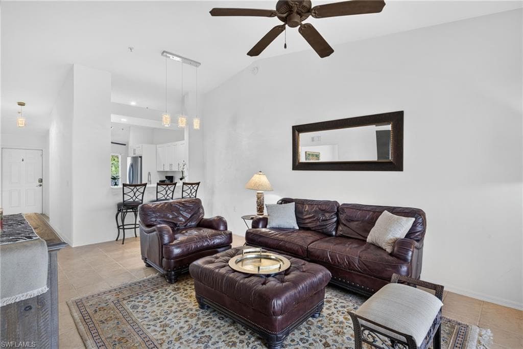 2815 Cypress Trace CIR 204 photo 4 of 44