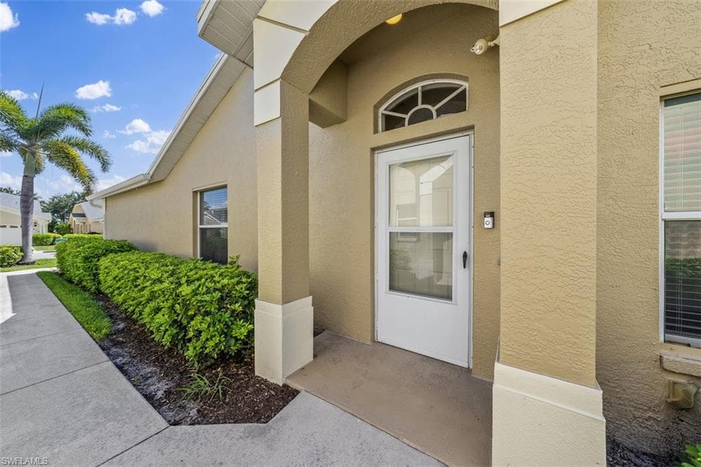 8471 Ibis Cove CIR M677 photo 2 of 28