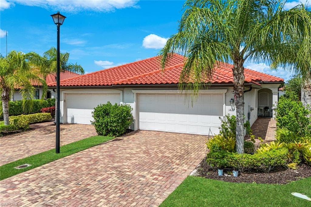 1427 Oceania DR S photo 1 of 26