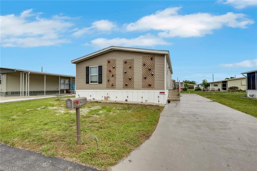 372 Santa Fe TRL photo 2 of 25