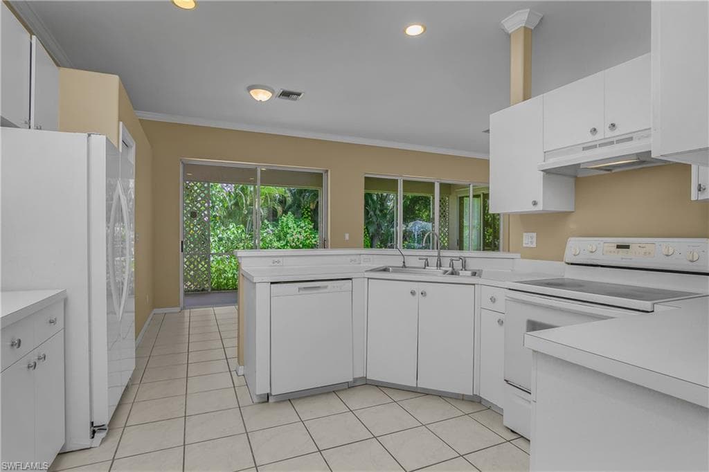 11082 LAKELAND CIR photo 13 of 36