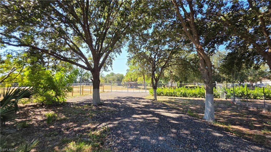 527 Perimeter photo 25 of 39