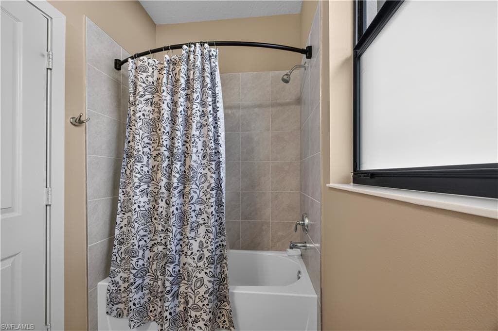 5446 SORIA AVE photo 11 of 32