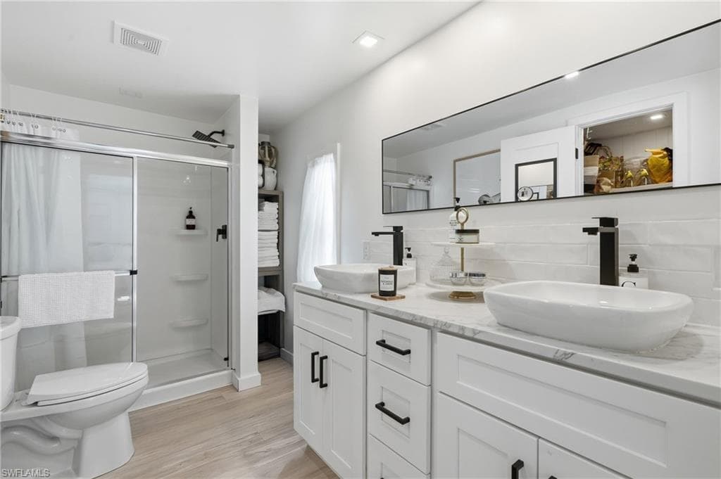 24850 Windward BLVD photo 21 of 33