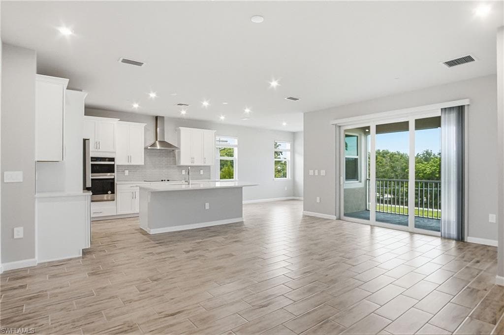4646 Arboretum CIR 201 photo 11 of 31