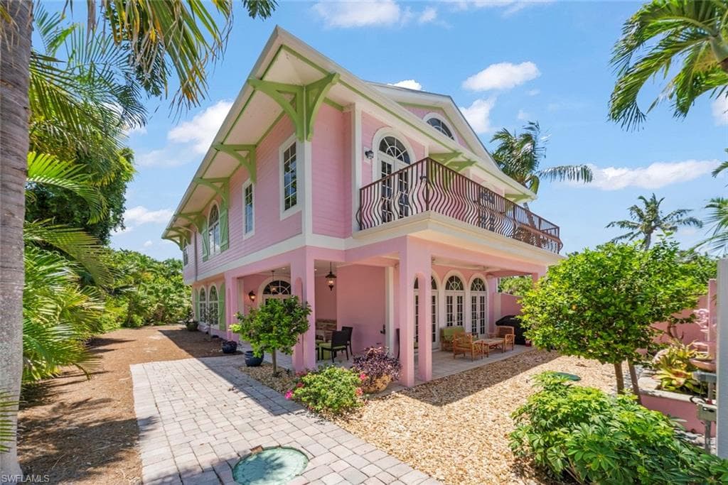 16785 Captiva DR photo 2 of 48