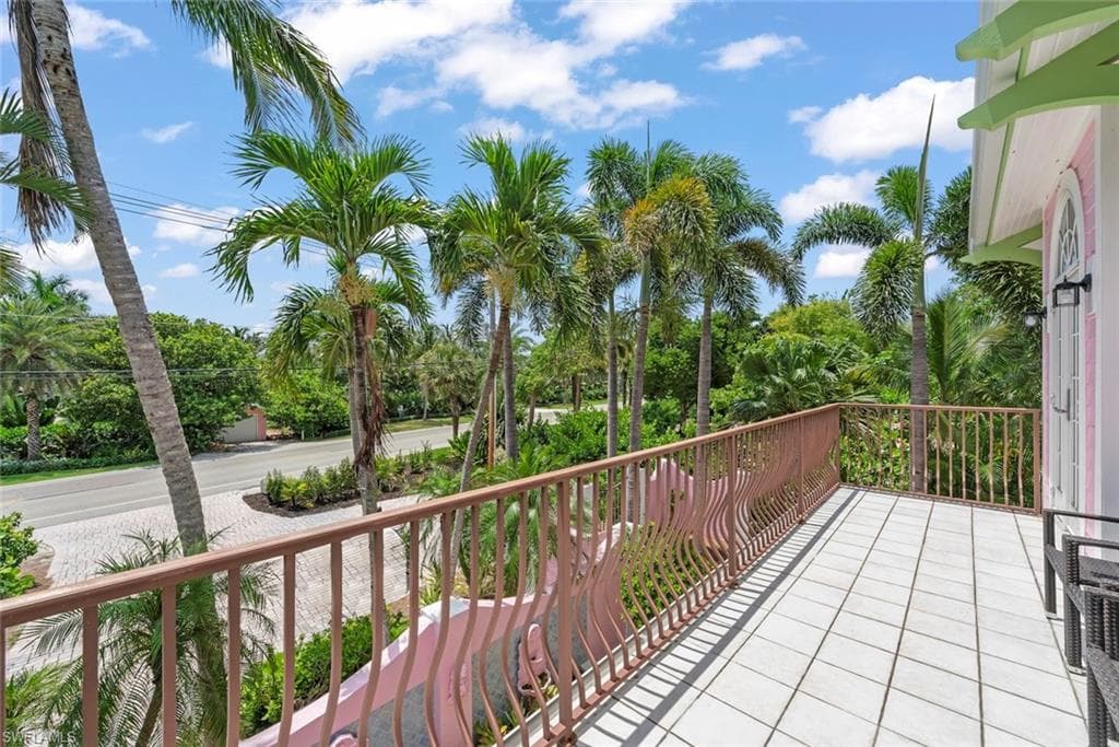 16785 Captiva DR photo 36 of 48