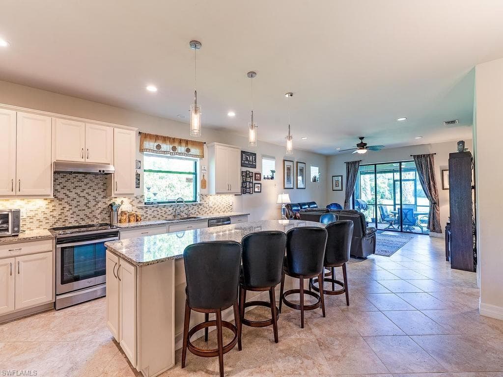 11810 Darcy PL photo 2 of 28