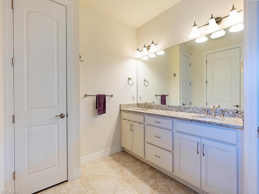 11810 Darcy PL photo 11 of 28