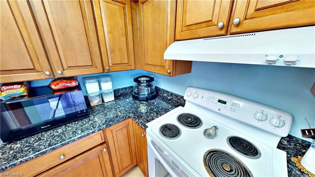 8161 Moyer LN photo 37 of 43