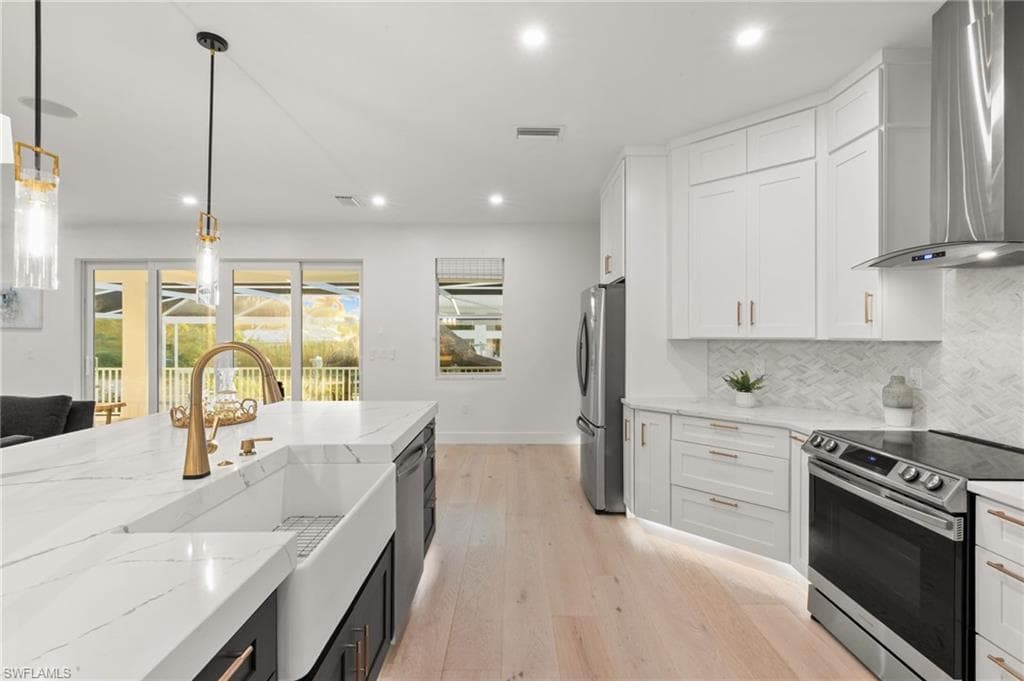 1794 Holiday LN photo 9 of 45