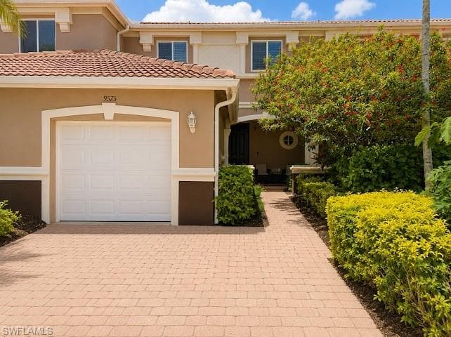 9575 Roundstone CIR photo 3 of 40