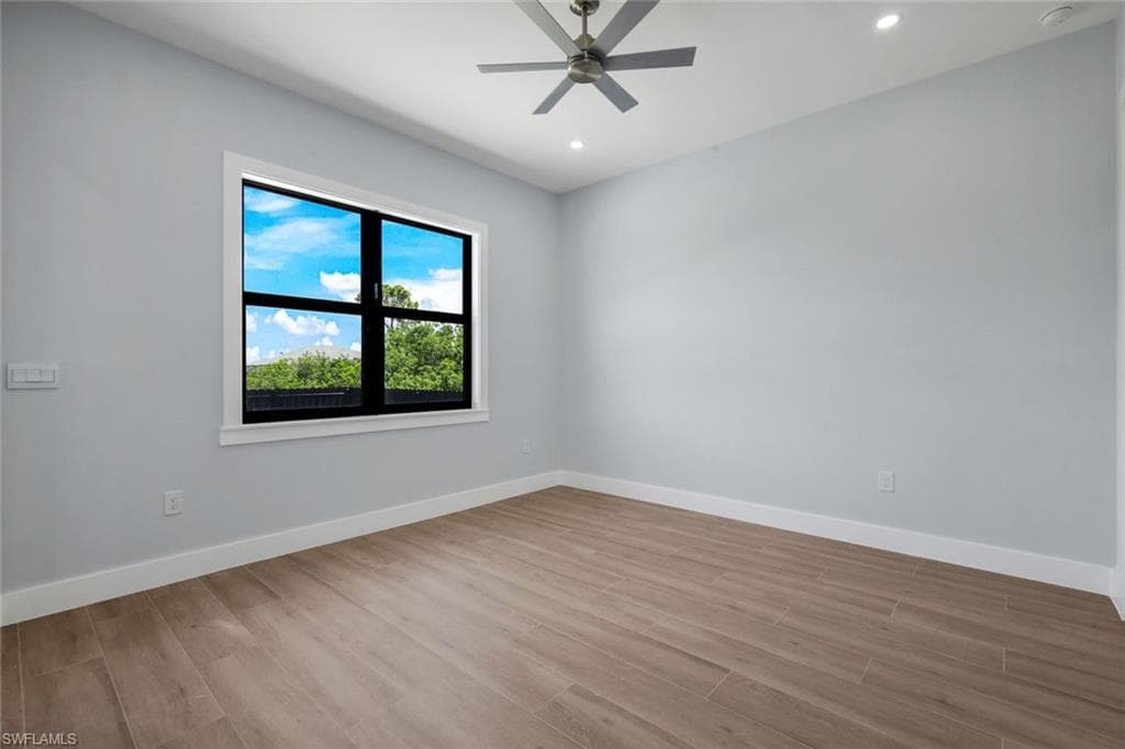 15301 Acorn CIR photo 22 of 40