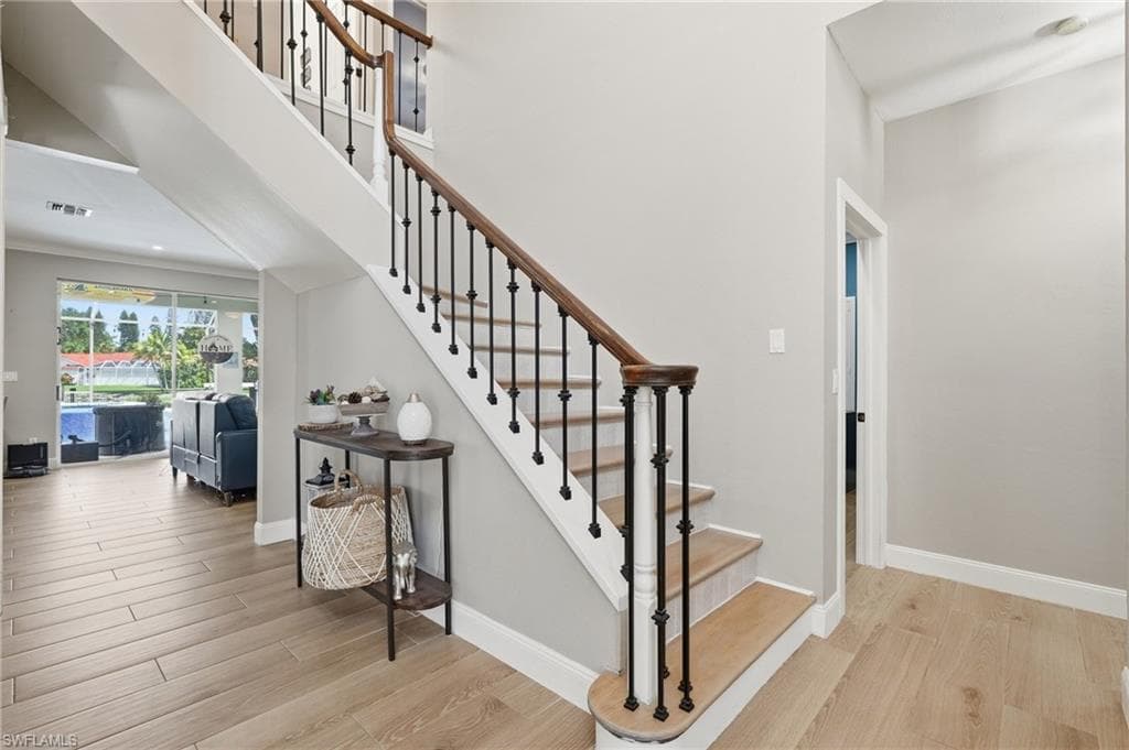 308 Wentworth CT photo 19 of 41