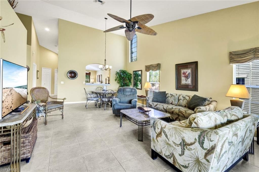 20101 Seagrove ST 705 photo 5 of 35