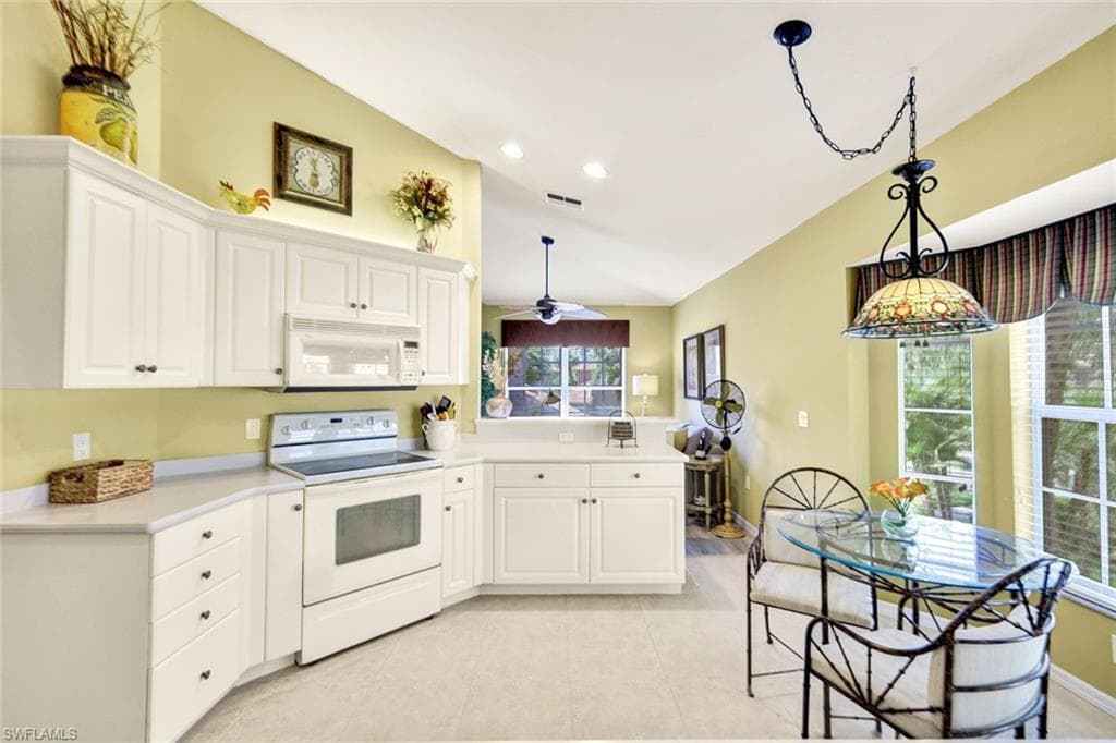 20101 Seagrove ST 705 photo 9 of 35