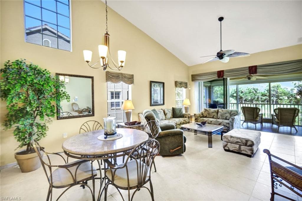 20101 Seagrove ST 705 photo 11 of 35