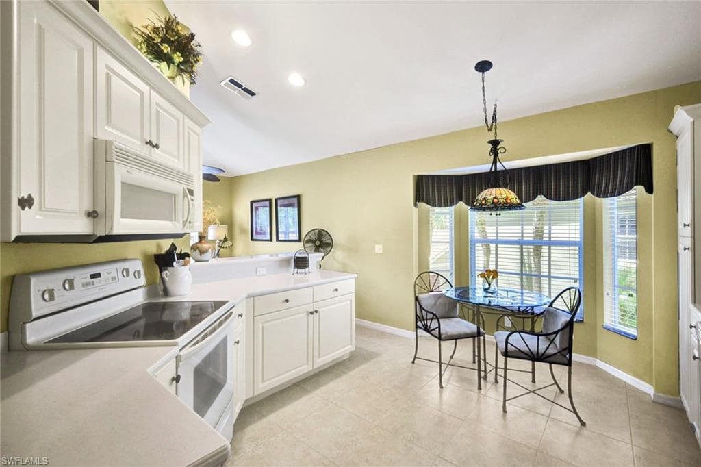 20101 Seagrove ST 705 photo 8 of 35