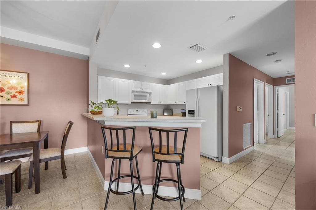 1524 SW 50th ST 204 photo 12 of 34