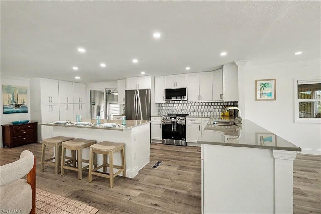 11181 Azalea LN photo 12 of 39